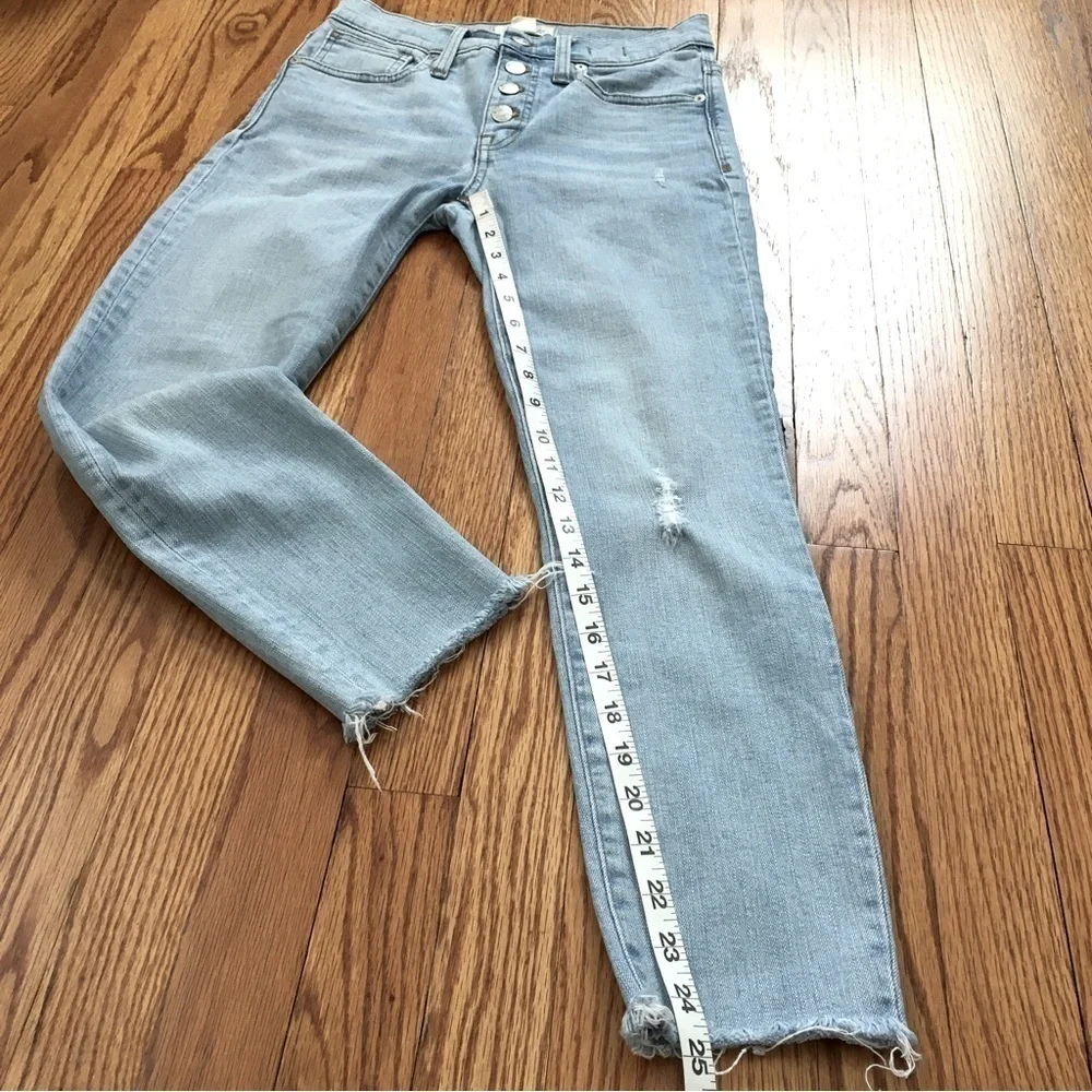 Madewell 9” High Rise Button Fly Light Blue Denim Raw Hem Cropped Skinny Jeans